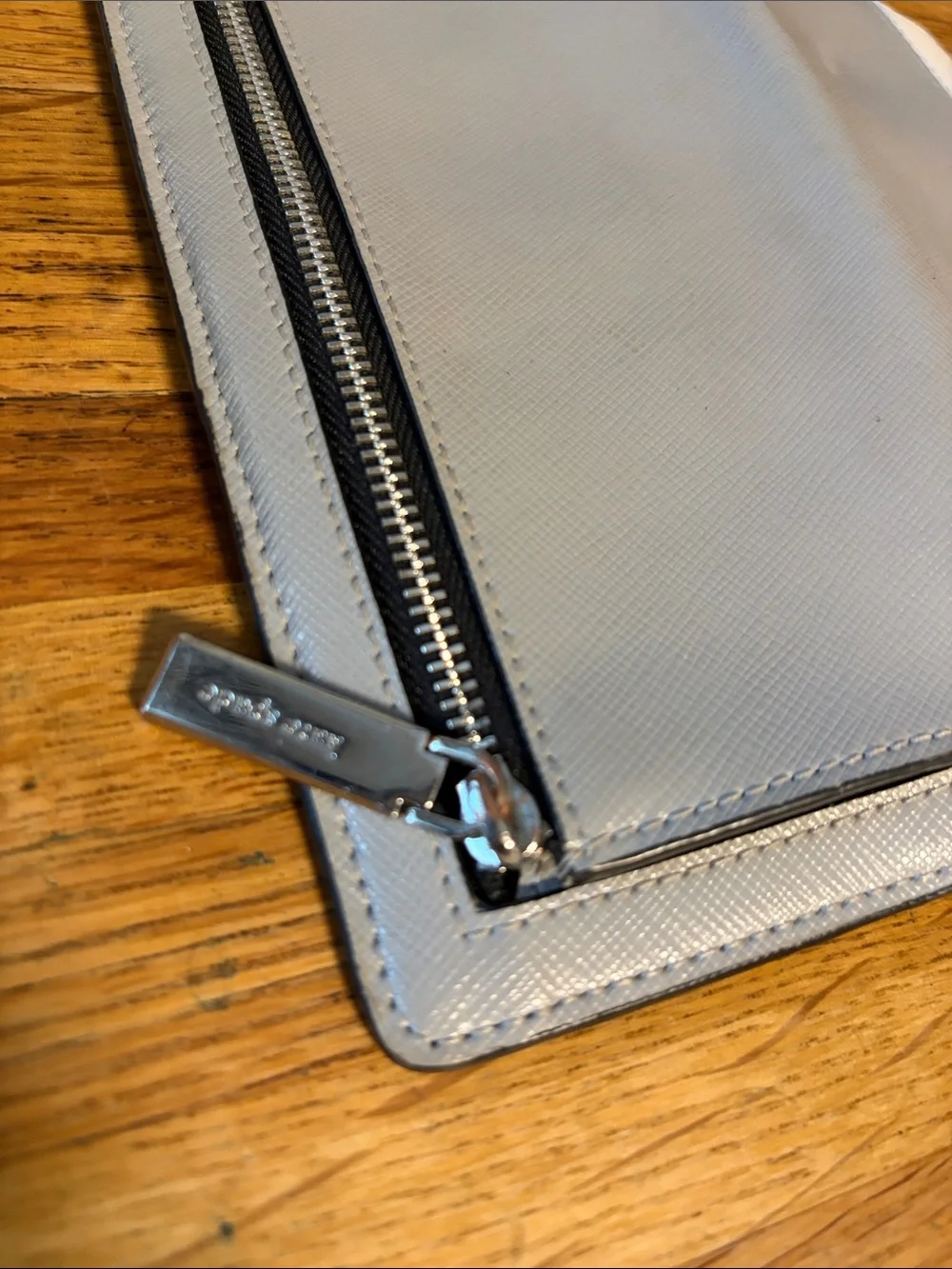 kate spade White and Light Gray Saffiano Zip Long Wallet GUC